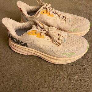 Hoka Women’s Clifton 9 Running Shoes